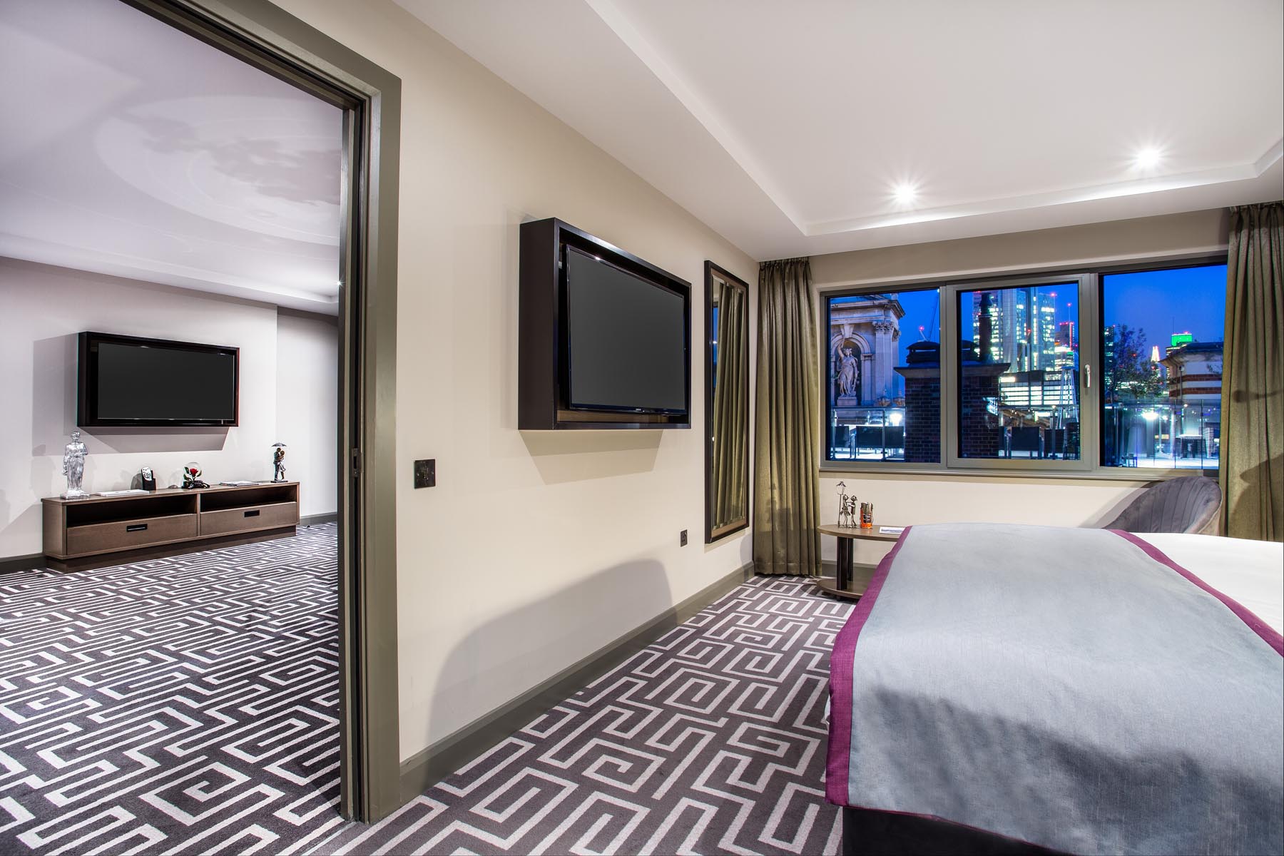 Courthouse Shoreditcg Rooms and Suites